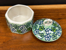 Load image into Gallery viewer, Ring, Trinket Box - Jade Lattice
