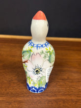 Load image into Gallery viewer, Pie Bird, Kalich - Blushing Blooms
