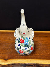 Load image into Gallery viewer, Elephant Ring Holder, Kalich - Red &amp; Blue
