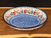Load image into Gallery viewer, Baker, Oval 9.5&quot; - 1Qt. - Pop of Red
