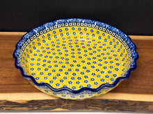 Load image into Gallery viewer, Pie Plate, Fluted 10" - Sunburst
