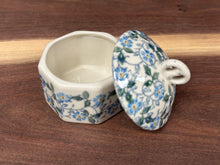 Load image into Gallery viewer, Ring, Trinket Box - Forget Me Knots
