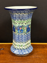 Load image into Gallery viewer, Vase, 9.5" Fluted - U4572

