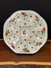 Load image into Gallery viewer, Egg Plate, 8 Count - Strawberries
