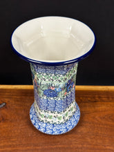 Load image into Gallery viewer, Vase, 9.5" Fluted - U4572

