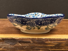 Load image into Gallery viewer, Bowl, Flower Shape - Bluebird Vines
