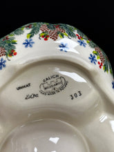 Load image into Gallery viewer, Platter, Divided Clover - Reindeer in the Snow
