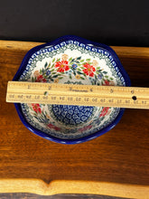 Load image into Gallery viewer, Bowl, Wavy Edge Viki - Red Wreath
