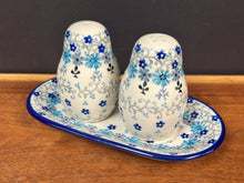 Load image into Gallery viewer, Salt and Pepper , 3.25&quot; - Bachelor Button
