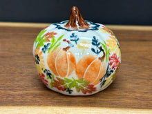 Load image into Gallery viewer, Pumpkin, Tiny - VU772
