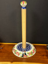 Load image into Gallery viewer, Paper Towel Holder - Playful Kittens
