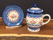 Load image into Gallery viewer, Mug, Tea w/Infuser - Red Daisy Bouquet
