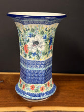 Load image into Gallery viewer, Vase, 9.5” Fluted - U4-U5156
