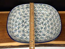 Load image into Gallery viewer, Baker, Oblong 2.5 Qt - Forget Me Knots
