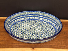 Load image into Gallery viewer, Baker, Oval 12" - 2 Qt. - Tulip Trellis
