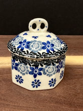 Load image into Gallery viewer, Trinket Box - Silver Lace
