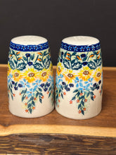 Load image into Gallery viewer, Salt &amp; Pepper Set, Manufaktura - Draped in Gold
