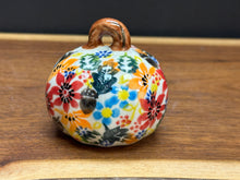 Load image into Gallery viewer, Ornament, Pumpkin Mini - VU633
