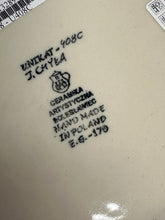 Load image into Gallery viewer, Baker, Oval 10.5&quot; - 1.5Qt. - U408C
