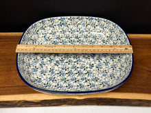 Load image into Gallery viewer, Baker, Oblong 2.5 Qt - Forget Me Knots
