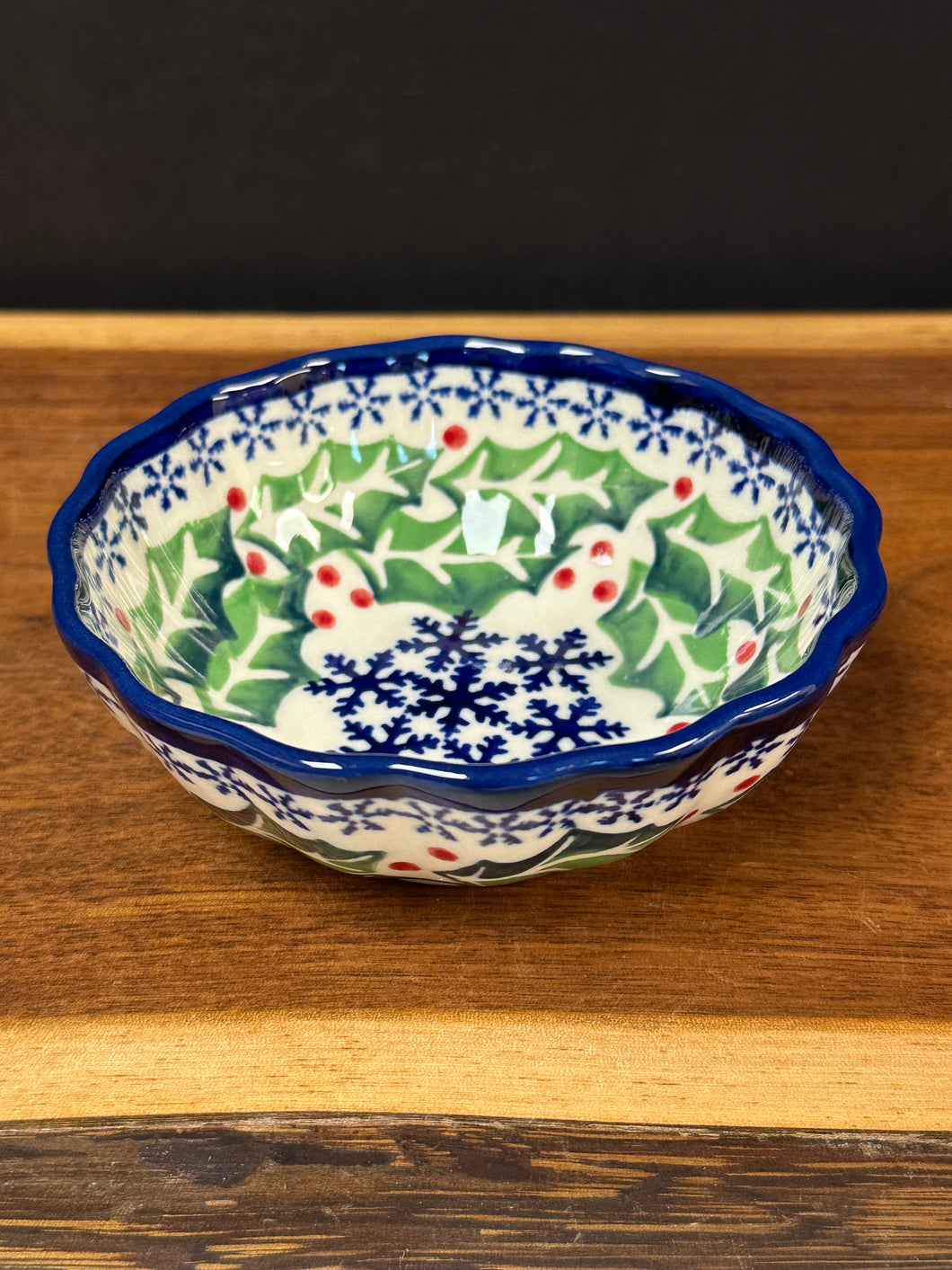 Bowl, Scalloped - Holly Wreath