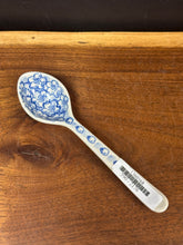 Load image into Gallery viewer, Spoon, Medium 6.25” - Daisy Flurry
