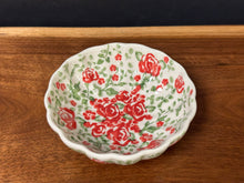 Load image into Gallery viewer, Bowl, Scalloped 4.5&quot; Manufaktura
