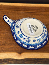 Load image into Gallery viewer, Ladle Rest 4.5” - Boo Boo Kitty
