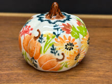 Load image into Gallery viewer, Pumpkin, Tiny - VU772

