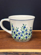 Load image into Gallery viewer, Mug, 16 oz - Berries on the Vine
