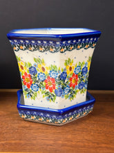 Load image into Gallery viewer, Plant Pot, Small Kalich - Sunny Bouquet
