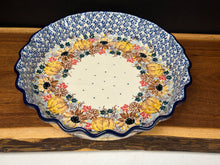 Load image into Gallery viewer, Pie Plate, Fluted 10" - U4741 - U3
