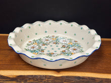 Load image into Gallery viewer, Pie Plate - Daisy Chain
