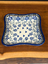 Load image into Gallery viewer, Bowl, Shallow Fluted - Silver Lace
