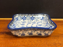 Load image into Gallery viewer, Fluted Dipping Dish - Silver Lace
