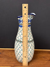 Load image into Gallery viewer, Carafe 40 oz - Primrose

