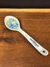 Load image into Gallery viewer, Spoon, Medium 6.25” - Spring Viola
