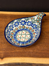 Load image into Gallery viewer, Ladle Rest 4.5” - Primrose
