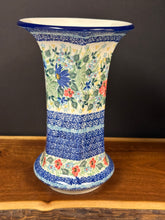 Load image into Gallery viewer, Vase, 9.5” Fluted - U4-U5156
