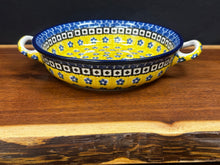 Load image into Gallery viewer, Baker, Round w/ Handles 6.75" - Sunburst
