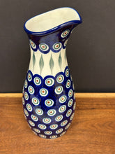 Load image into Gallery viewer, Carafe 40 oz - Peacock
