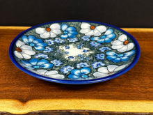 Load image into Gallery viewer, Plate, 7.5&quot; Salad - Blue &amp; White Delight
