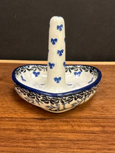 Load image into Gallery viewer, Ring Holder - Silver Lace
