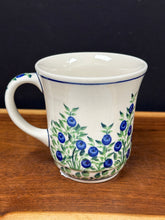 Load image into Gallery viewer, Mug, 10 oz - Berries on the Vine

