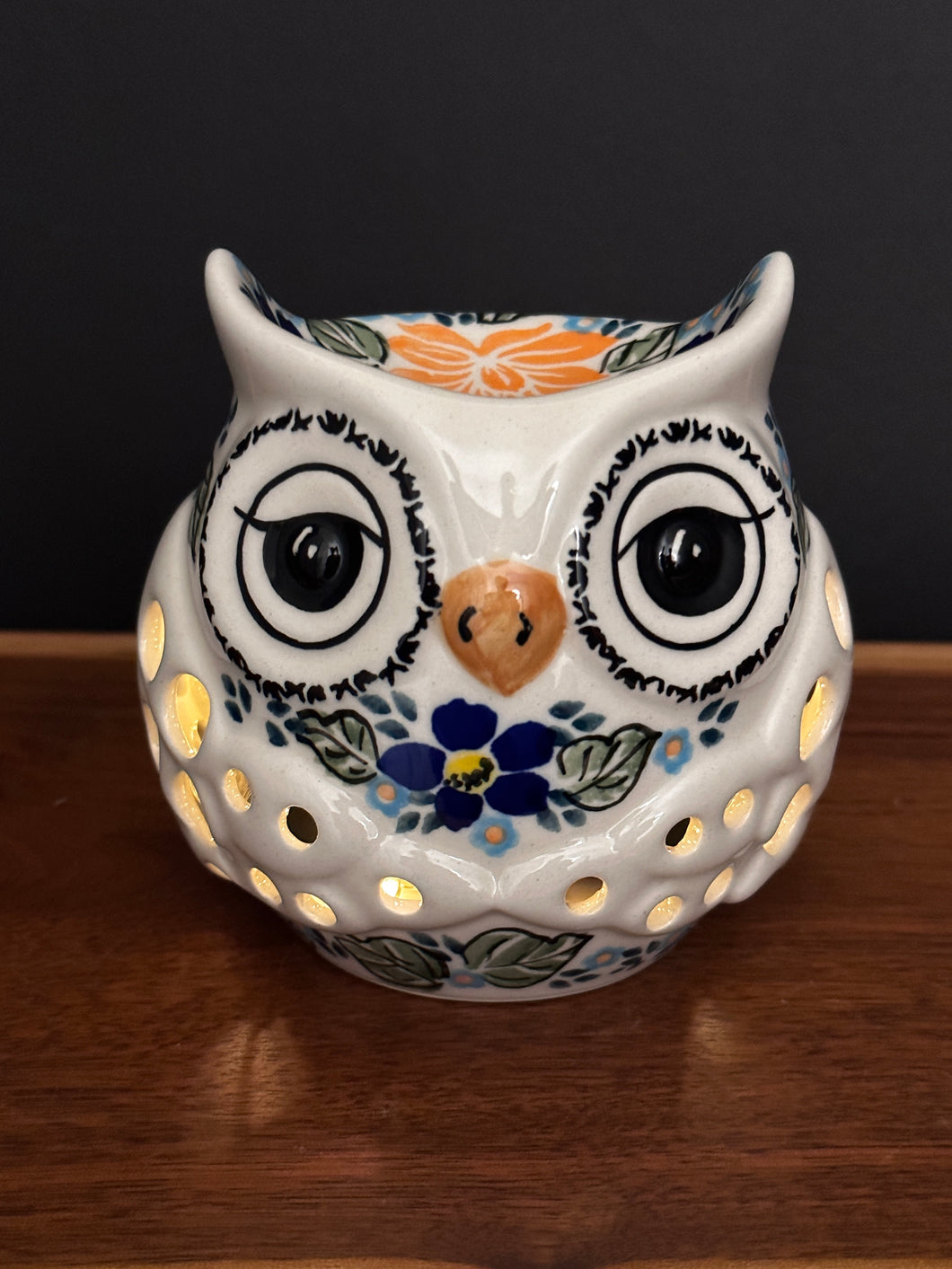 Owl, Luminary