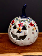 Load image into Gallery viewer, Pumpkin, Medium
