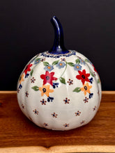 Load image into Gallery viewer, Pumpkin, Medium
