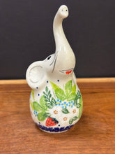 Load image into Gallery viewer, Elephant Ring Holder, Kalich - Strawberry Patch
