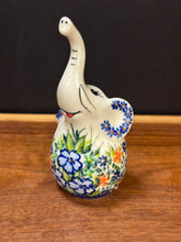 Load image into Gallery viewer, Elephant Ring Holder, Kalich - Babar
