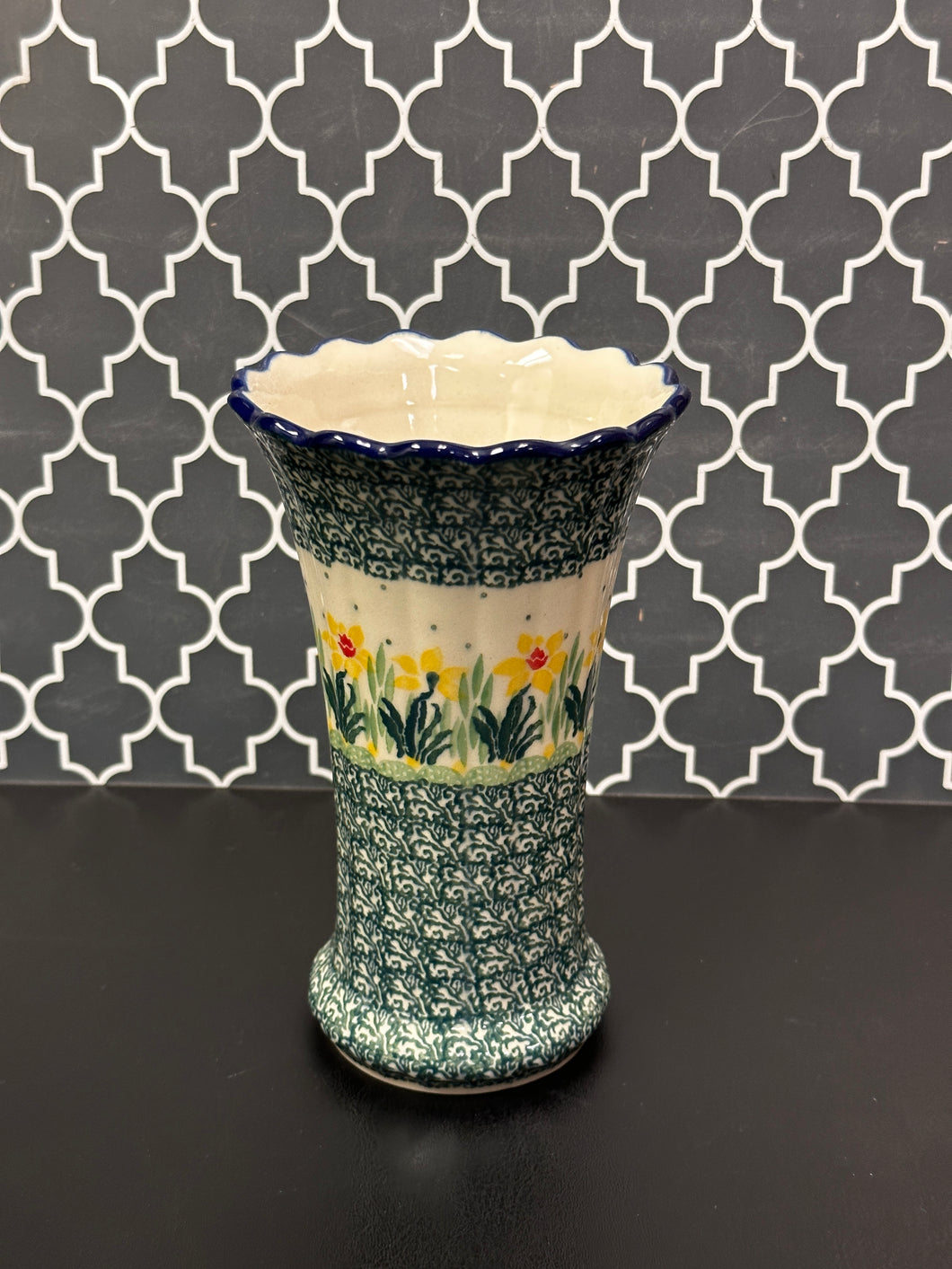 Vase , Fluted , 6.5